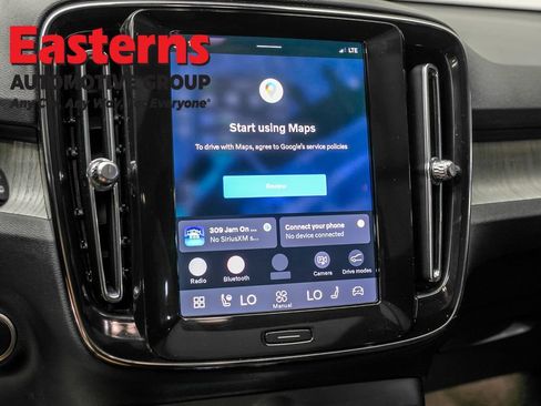 Used 2025 Volvo XC40 B5 Plus AWD/4WD image 18