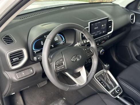 New 2026 Hyundai Venue SEL FWD image 13