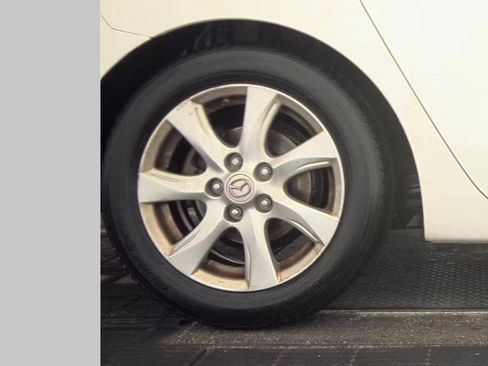 Used 2011 MAZDA MAZDA3 i Touring FWD image 7