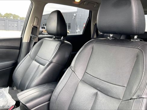 Used 2018 Nissan Rogue SL w/ Premium Package image 8