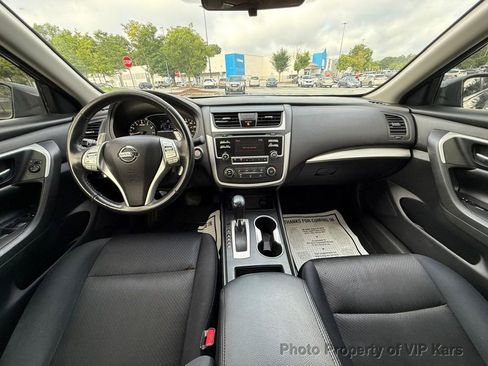 Used 2017 Nissan Altima 2.5 SR FWD image 16