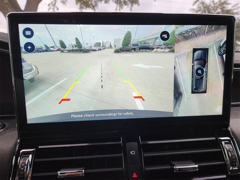 Used 2023 Lincoln Navigator Reserve image 17