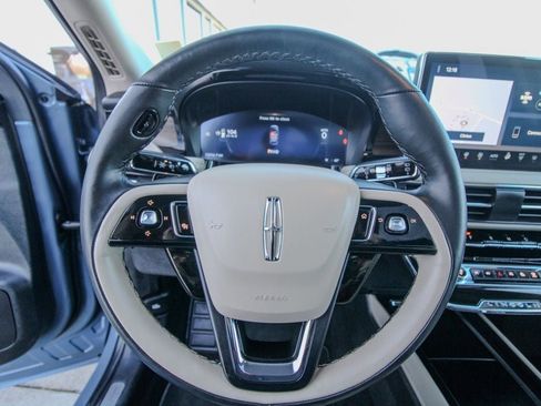 Used 2025 Lincoln Corsair Reserve w/ Towing Package image 20