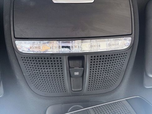 Used 2017 Mercedes-Benz E 300 image 40