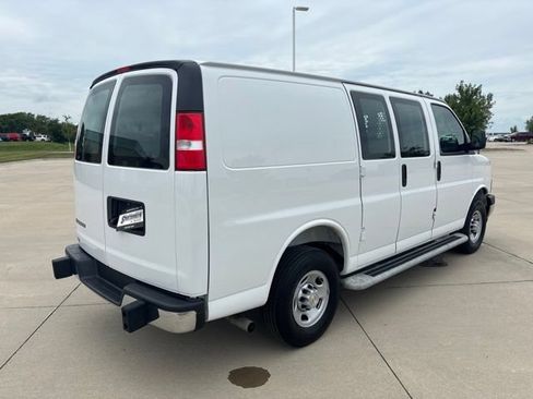 Used 2025 Chevrolet Express 2500 w/ Driver Convenience Package RWD image 32