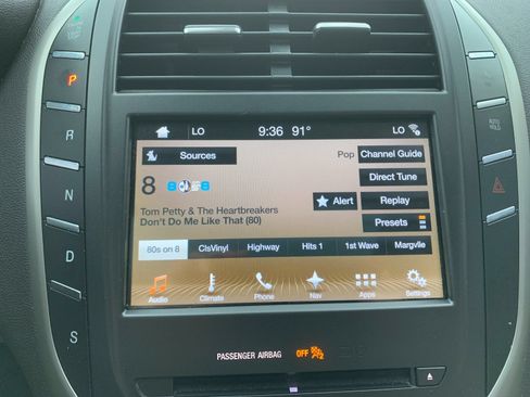 Used 2018 Lincoln MKC Reserve w/ Lincoln MKC Climate Package FWD image 22