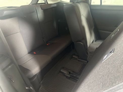 Used 2023 Toyota Highlander LE AWD/4WD image 23
