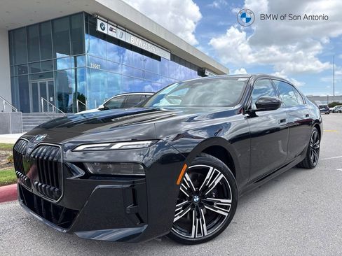 Certified 2025 BMW 740i xDrive w/ Premium Package AWD/4WD image 1