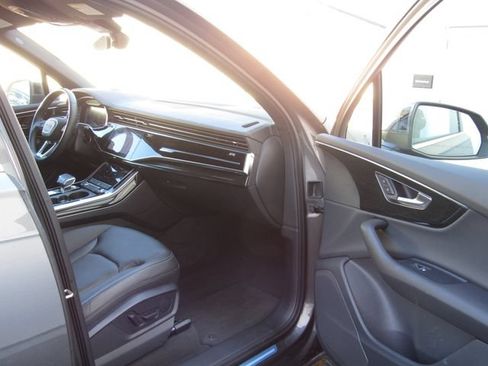 Used 2025 Audi Q7 3.0T Premium w/ Convenience Package AWD/4WD image 19