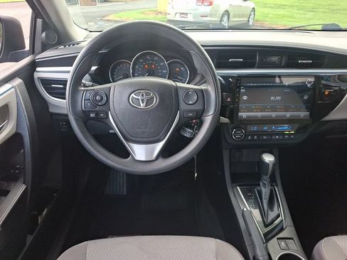 Used 2014 Toyota Corolla LE FWD image 11
