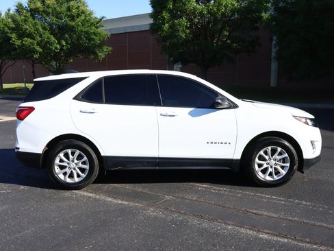 Used 2018 Chevrolet Equinox LS FWD image 25