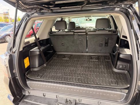 Used 2017 Toyota 4Runner SR5 Premium AWD/4WD image 5