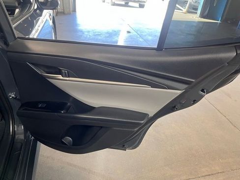 Used 2025 Toyota Camry LE image 15