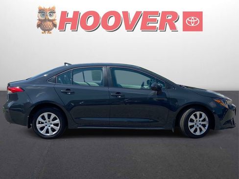 Used 2025 Toyota Corolla LE FWD image 2