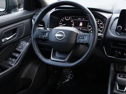 Certified 2025 Nissan Rogue SV FWD image 23