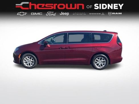 Used 2023 Chrysler Voyager LX image 8