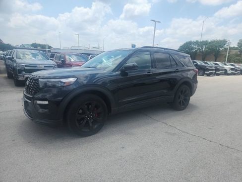 Used 2022 Ford Explorer ST w/ Equipment Group 401A AWD/4WD image 2