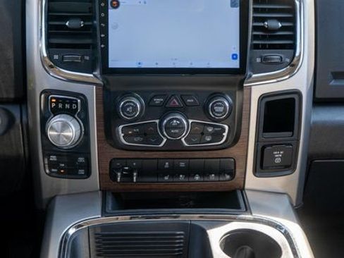 Used 2018 RAM 1500 Laramie w/ Convenience Group AWD/4WD image 17