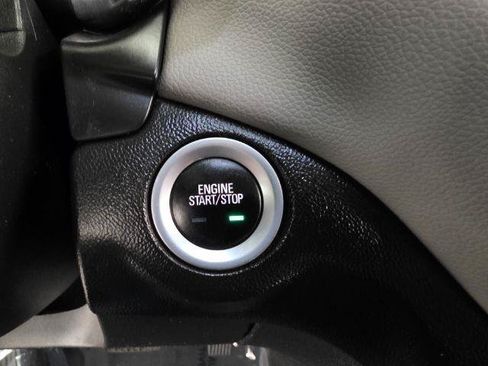 Used 2019 Chevrolet Equinox LS FWD image 16