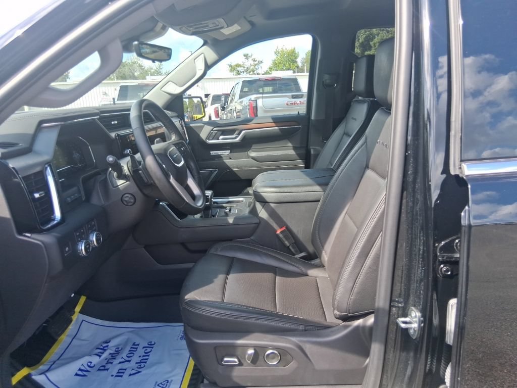 Used 2024 GMC Sierra 1500 Denali w/ Technology Package AWD/4WD image 11