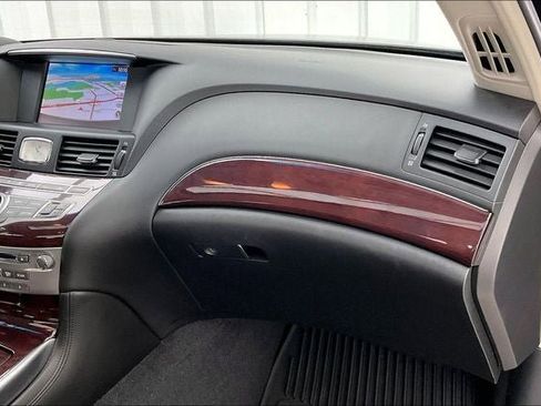 Used 2018 INFINITI Q70 L 3.7 AWD/4WD image 19