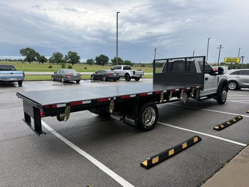Used 2020 Ford F550 2WD Regular Cab Super Duty w/ XLT Value Package image 3