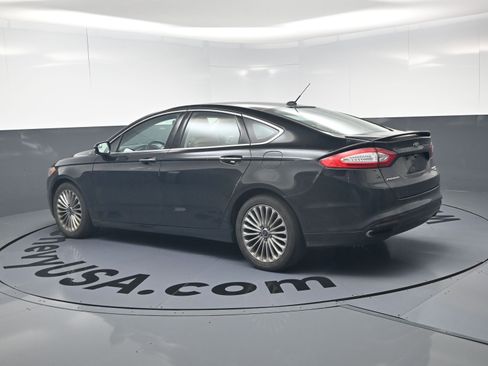 Used 2016 Ford Fusion Titanium FWD image 19