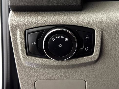 Used 2019 Ford F250 XL w/ Power Equipment Group image 29