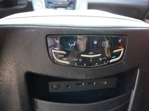 Used 2018 Cadillac Escalade ESV Premium Luxury AWD/4WD image 5