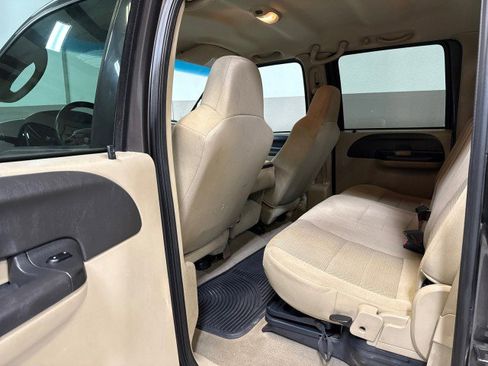 Used 2005 Ford F350 XLT image 30