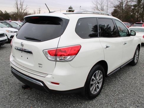 Used 2015 Nissan Pathfinder SV image 7