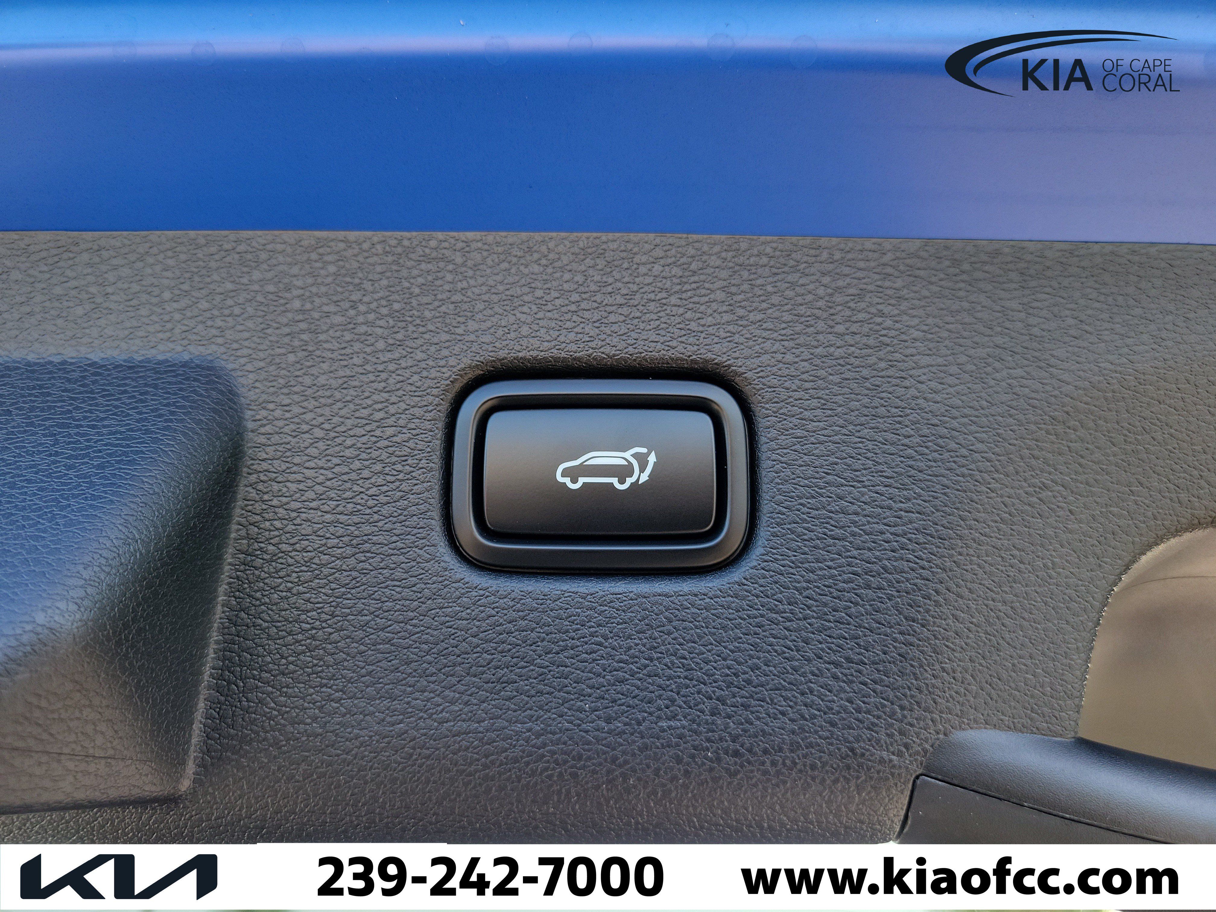 New 2026 Kia Sportage EX w/ EX Panorama Roof Package FWD image 11