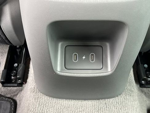 Used 2025 Hyundai Elantra SEL FWD image 17