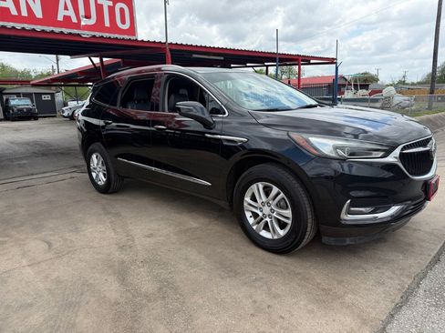 Used 2018 Buick Enclave Essence w/ Trailering Package image 5