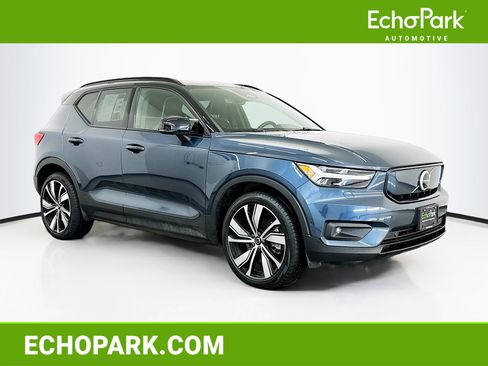 Used 2022 Volvo XC40 P8 Recharge Plus image 1