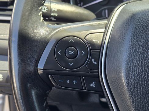 Used 2020 Toyota Camry SE FWD image 22
