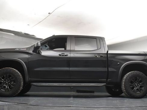 Used 2025 Chevrolet Silverado 1500 ZR2 w/ Technology Package image 39