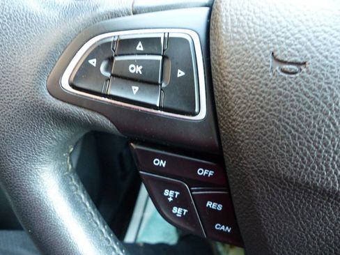 Used 2018 Ford Escape SEL image 25