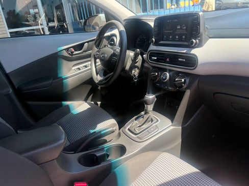 Used 2021 Hyundai Kona SE w/ Cargo Package image 2