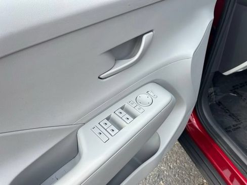 Used 2024 Hyundai Kona SE FWD image 23