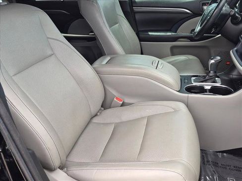 Used 2018 Toyota Highlander Limited Platinum AWD/4WD image 20