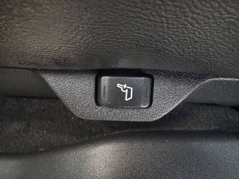 Used 2014 Lincoln MKT AWD w/ Equipment Group 201A image 28