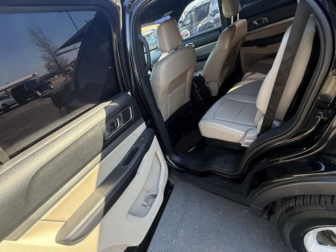 Used 2019 Ford Explorer XLT w/ Equipment Group 202A image 12