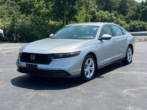 Certified 2025 Honda Accord LX image 9