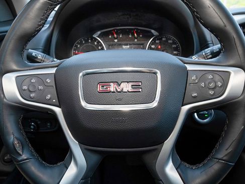 Used 2024 GMC Terrain SLT AWD/4WD image 18