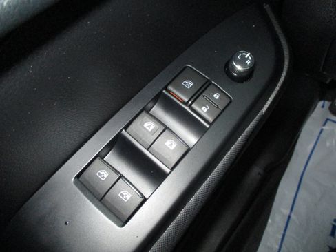 Used 2019 Toyota Highlander LE AWD/4WD image 26