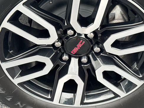 Certified 2020 GMC Sierra 1500 AT4 w/ AT4 Premium Package AWD/4WD image 11