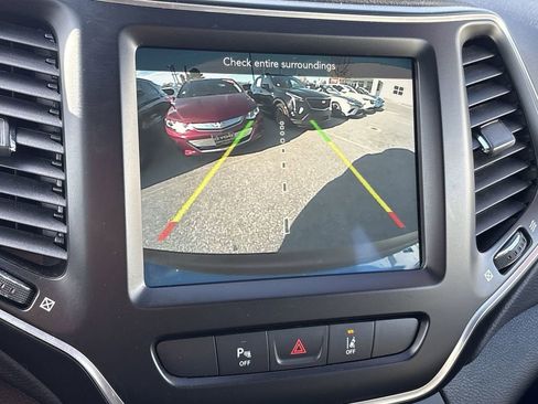 Used 2021 Jeep Cherokee Latitude Lux 80th Anniv w/ Quick Order Package 26U 80TH image 17