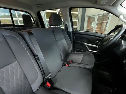 Used 2022 Nissan Titan SV RWD image 27