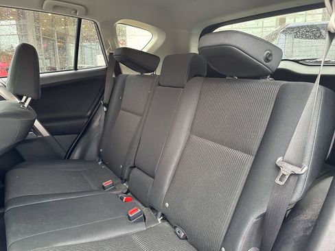 Used 2018 Toyota RAV4 LE w/ All Weather Liner Package image 22